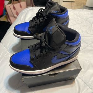 Air, Jordans 1 mid plaque in royal blue